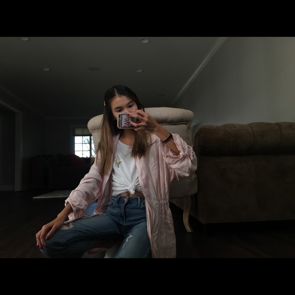 Meet your Posher, Cara - Picture 2 of 4